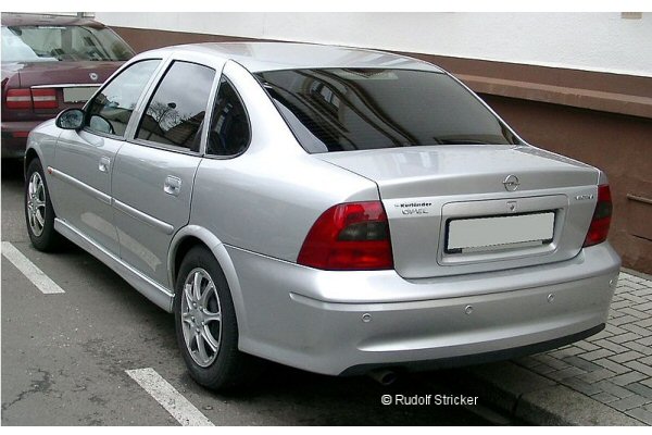 Saloon 1999 to Apr 2002