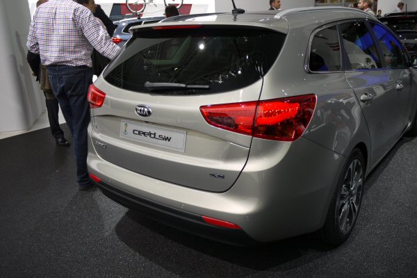 Kia Cee’d Estate 2012 Oct onwards Towbar 2 Kia Cee’d Estate 2012 Oct onwards Towbar