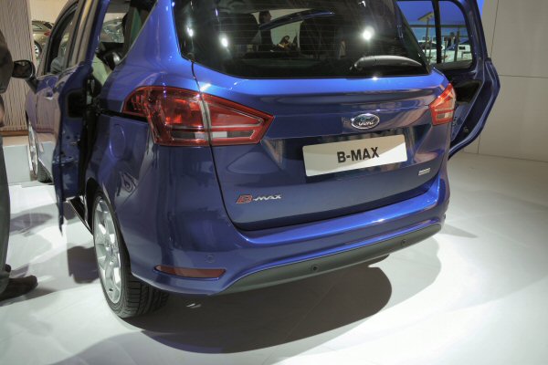 Ford B-Max 2013 onwards Towbar 2 Ford B-Max 2013 onwards Towbar