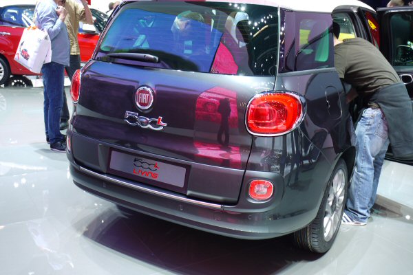 Fiat 500 L 2013 onwards Towbar 2 Fiat 500 L 2013 onwards Towbar
